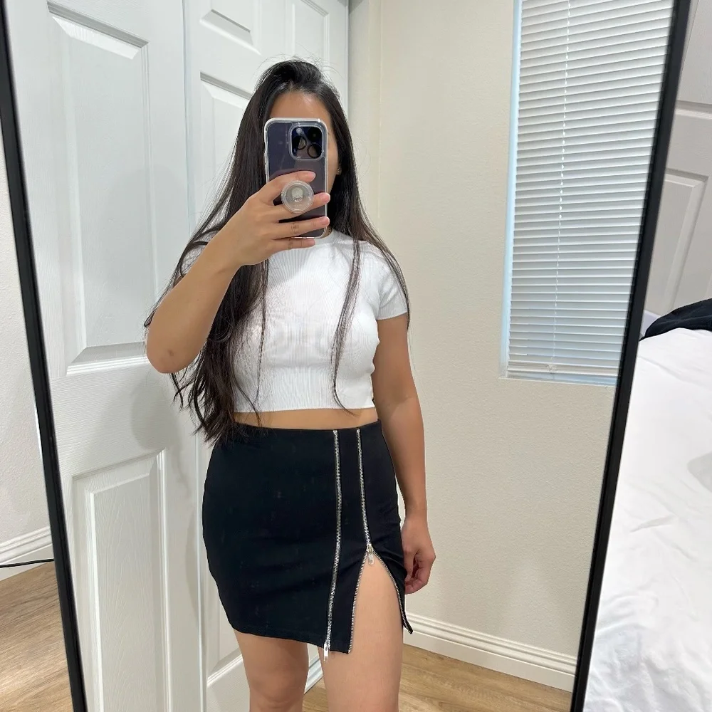 AQUA ZIP SLIT MINI SKIRT